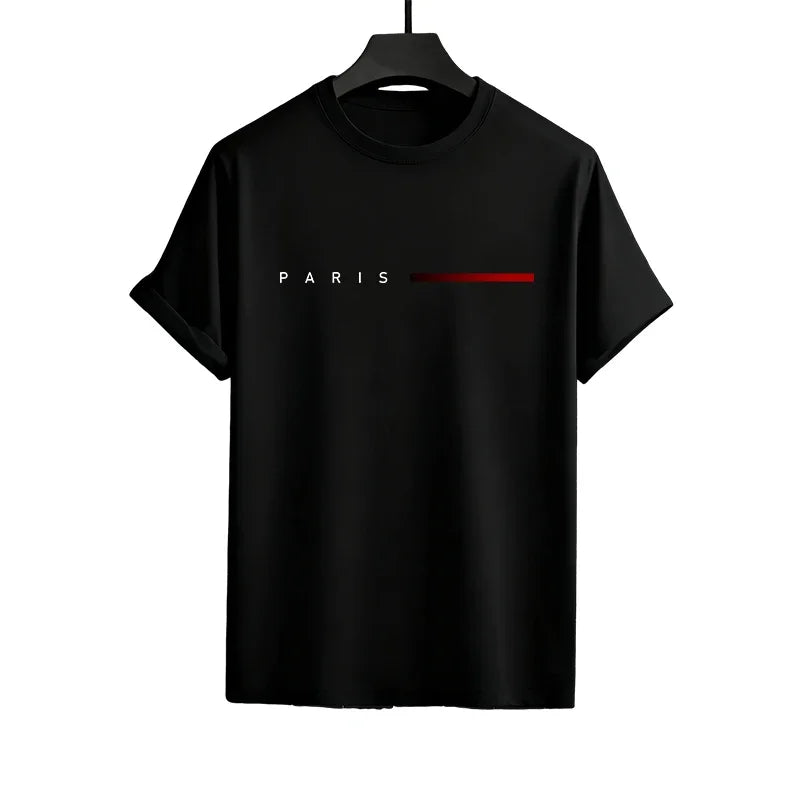 Completo sportivo da uomo versatile per jogging e tempo libero, ideale per l'estate e le attività all'aperto. Composto da t-shirt a maniche corte e pantaloni sportivi.