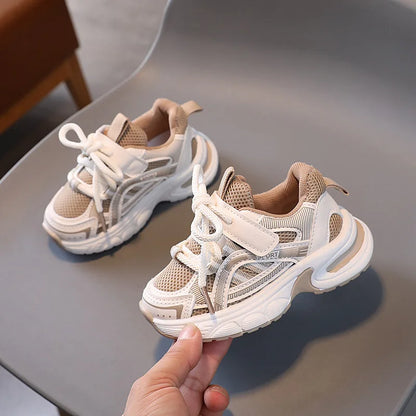Scarpe sportive traspiranti in mesh per bambini, leggere e versatili, ideali per neonati, maschietti e femminucce, scarpe casual per la primavera e l'autunno, scarpe da corsa per bambini.