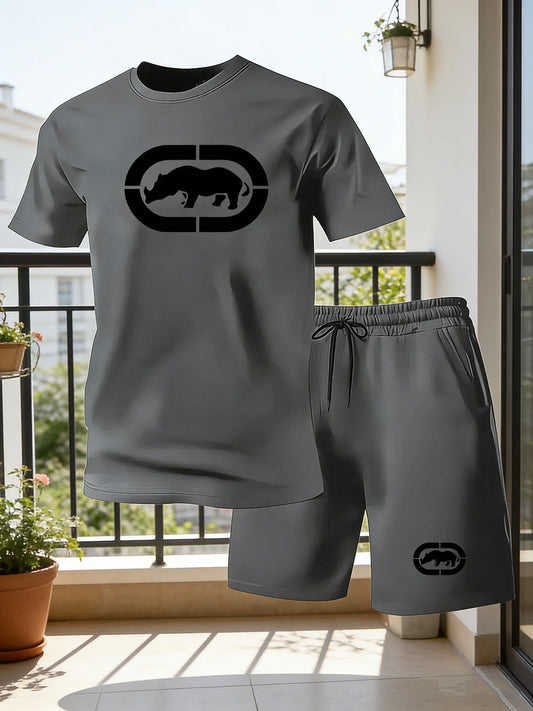 Completo sportivo estivo da uomo traspirante con scollo rotondo, maniche corte e pantaloncini a cinque quarti, leggero e comodo, in stile sportivo.