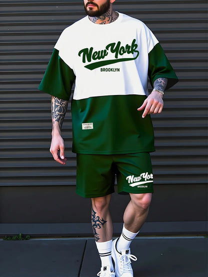 Nuova collezione estate 2025 di abbigliamento sportivo casual da uomo: t-shirt a maniche corte con scollo rotondo e stampa digitale 3D a blocchi di colore e pantaloncini.