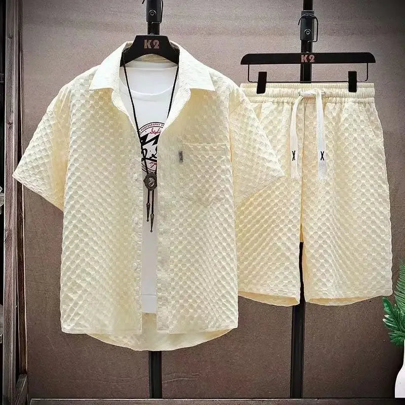 Completo da uomo di alta qualità in seta ghiaccio a quadri, composto da camicia a maniche corte con risvolto e pantaloncini, due pezzi per uomo, abbigliamento casual oversize di lusso coreano.