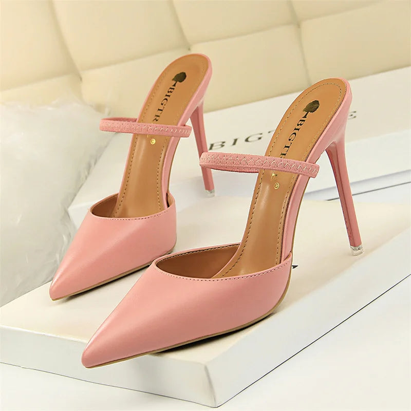 Mocassini da donna estivi retrò semplici con tacco alto sottile e scollo basso, pantofole con cinturino alla caviglia, punta affusolata, scarpe da sposa slip-on.