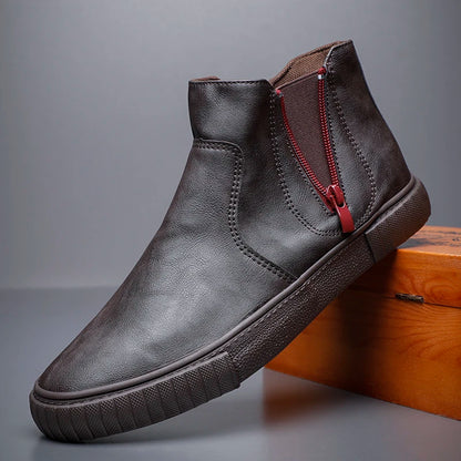 Nuove scarpe da uomo in pelle alla moda, modello alto casual, stile coreano, mocassini resistenti all'usura, scarpe di design per il tempo libero, vulcanizzate SS21827