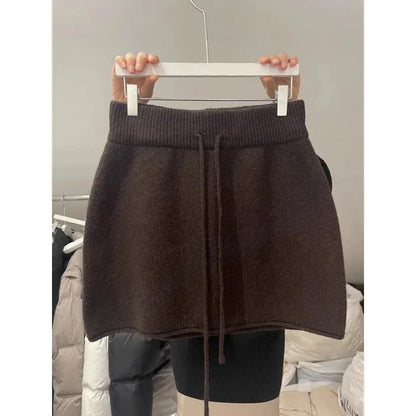 Early Autumn New Korean Dongdaemun Fashion Knitted Half Skirt with Belt And Elastic Waist for Women Stylish Short Design