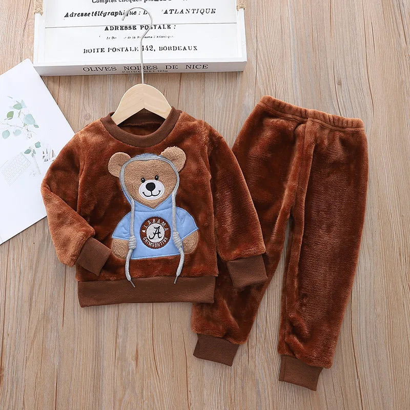 Nuovo set pigiama invernale 2023 per neonati e bambini, in pile di flanella, caldo e con motivo a cartoni animati, ideale per la casa, per bambini da 0 a 5 anni.