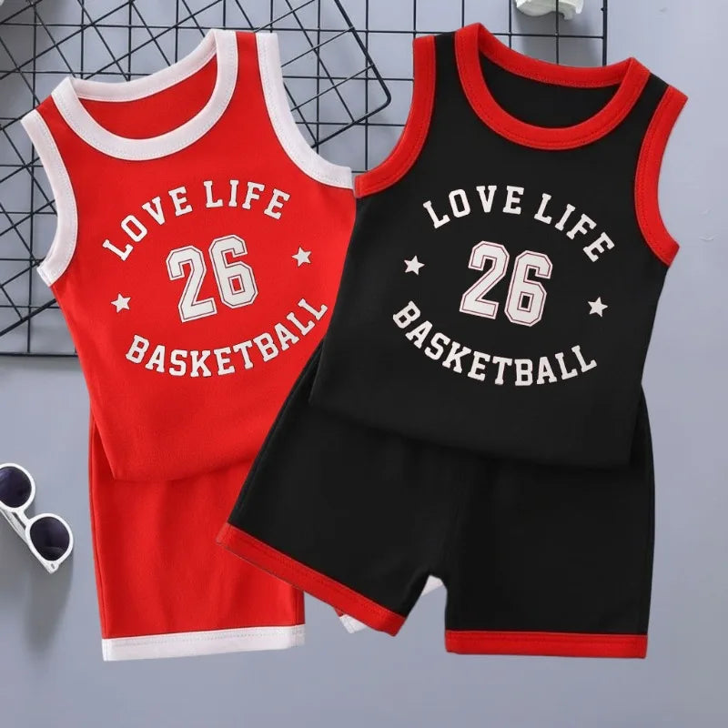 Completo sportivo estivo per bambini e bambine, nuovo stile: canotta e pantaloncini da basket traspiranti, set da 2 pezzi, abbigliamento casual per bambini.