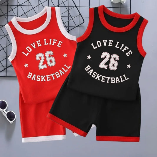 Completo sportivo estivo per bambini e bambine, nuovo stile: canotta e pantaloncini da basket traspiranti, set da 2 pezzi, abbigliamento casual per bambini.