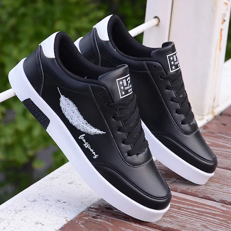 Sneakers da uomo Scarpe da uomo Vulcanizzate Economiche Piatte Comode Moda Autunno Primavera Sneakers in tela bianca Scarpe da donna Chaussure Homme