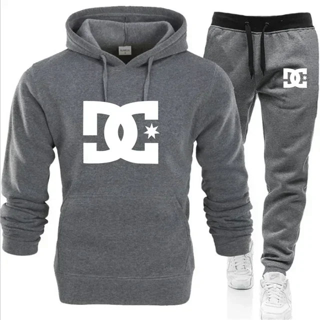 Completo da uomo autunno/inverno 2025 composto da felpa con cappuccio e pantaloni casual, set due pezzi per corsa e fitness all'aperto, ideale per l'autunno/inverno.