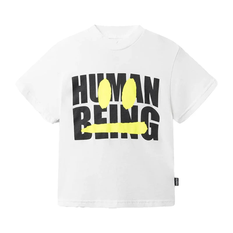 Completo estivo per bambini 2025, composto da maglietta a girocollo stampata e pantaloncini ricamati. Abbigliamento di tendenza per bambini.