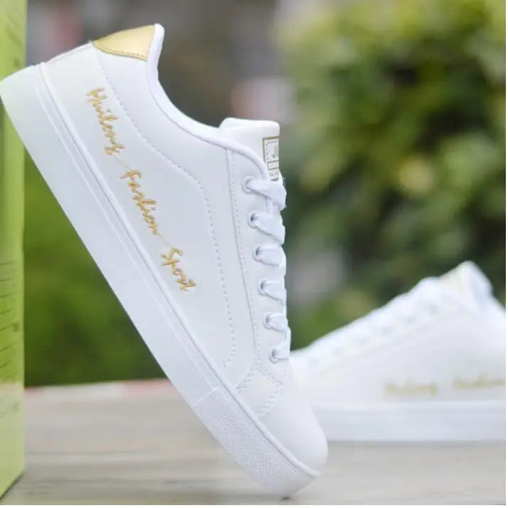 Sneakers da uomo Scarpe da uomo Vulcanizzate Economiche Piatte Comode Moda Autunno Primavera Sneakers in tela bianca Scarpe da donna Chaussure Homme