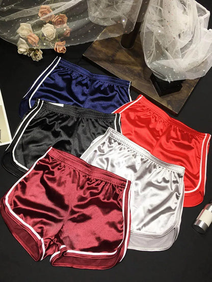 Nuovi pantaloncini da donna estivi in seta, aderenti, casual da spiaggia, bianchi, con bordo rialzato, alla moda.