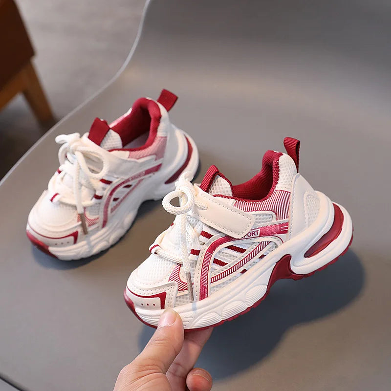 Scarpe sportive traspiranti in mesh per bambini, leggere e versatili, ideali per neonati, maschietti e femminucce, scarpe casual per la primavera e l'autunno, scarpe da corsa per bambini.