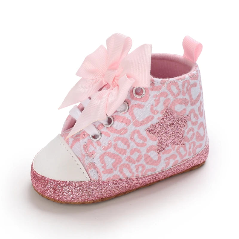 Scarpe alla moda per bambina, graziose scarpe basse casual a tema rosa classico con suola morbida, comode e leggere per camminare.