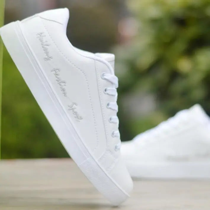 Sneakers da uomo Scarpe da uomo Vulcanizzate Economiche Piatte Comode Moda Autunno Primavera Sneakers in tela bianca Scarpe da donna Chaussure Homme