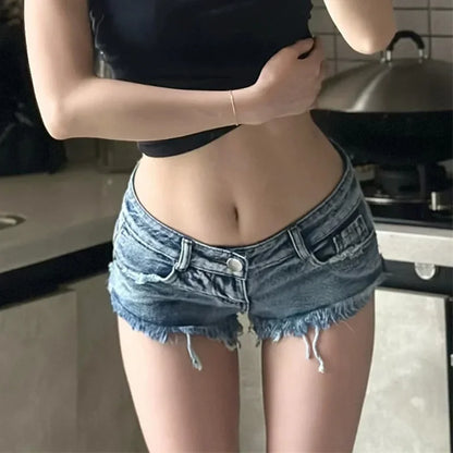 Nuova collezione estiva 2026: pantaloncini in denim blu slavato, sexy, a vita bassa, ultra corti, modello raw, jeans da donna.