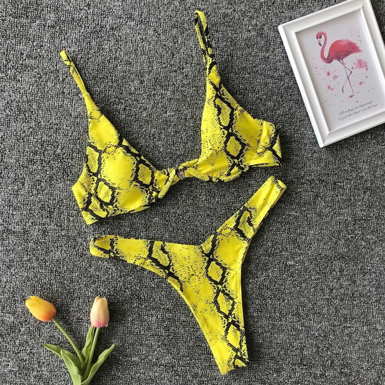 Micro bikini 2024, costume da bagno da donna, sexy, giallo leopardato, con stampa pitonata, costume da bagno con ferretto, bikini a perizoma da spiaggia.
