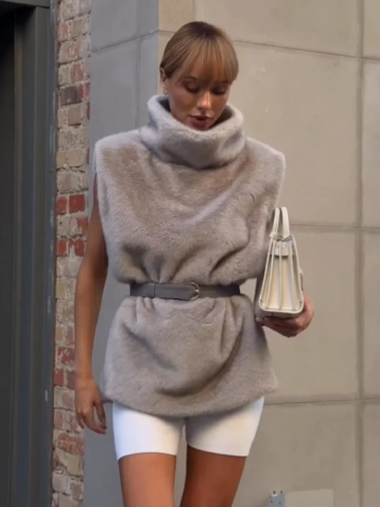 Gilet chic moderno in pelliccia sintetica, collo alto, cintura, vestibilità slim, gilet da donna, appuntamenti, elegante, rilassato, alla moda, casual, abbigliamento femminile