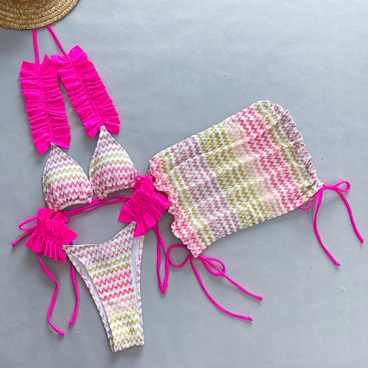 Completo a tre pezzi 2025, nuovo bikini da donna, bikini stampato, costume da bagno da spiaggia con spacco