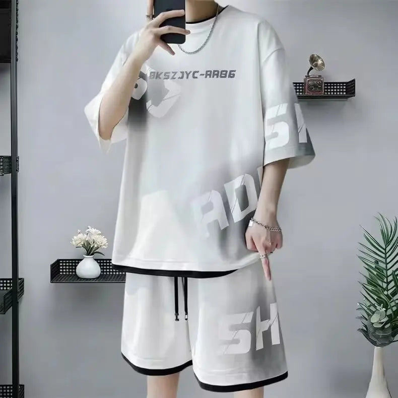 Completo estivo da uomo taglie S-6XL, nuovo set di tendenza a due pezzi, maglietta e pantaloncini in stile coreano, abbigliamento firmato da uomo.
