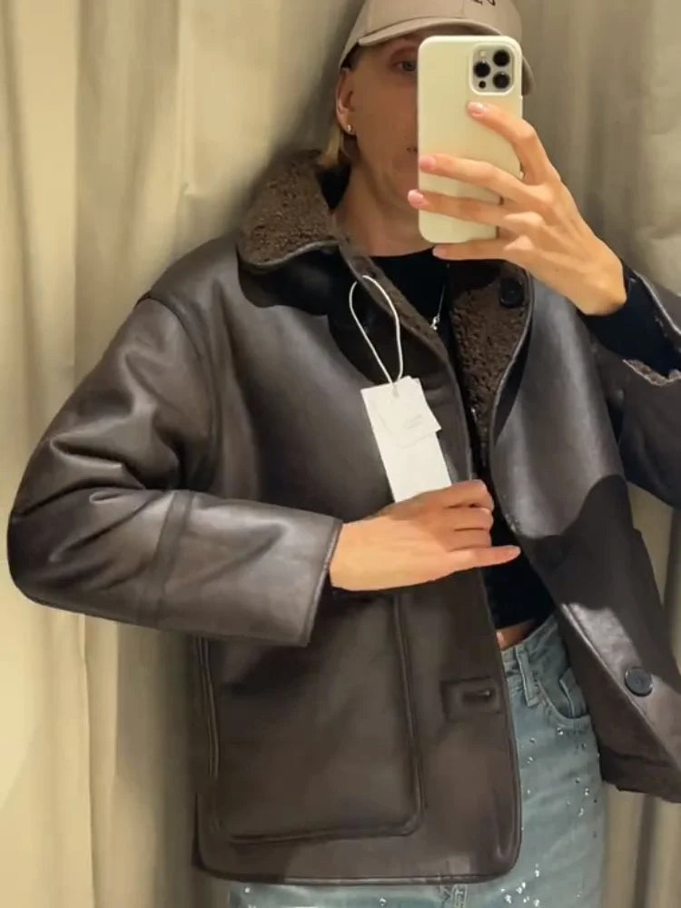Women 2025 Autumn Winter Warm Outerwear Chic Faux Leather & Fur Reversibler Coat Fashion Lapel Single Breasted Street Jacket