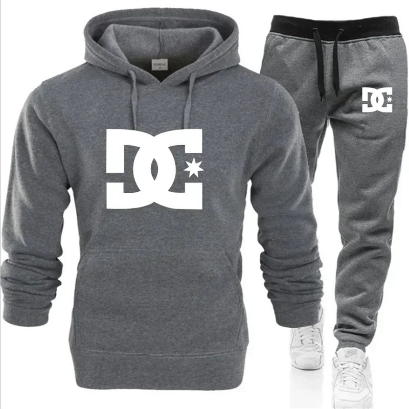 Completo da uomo autunno/inverno 2025 composto da felpa con cappuccio e pantaloni casual, set due pezzi per corsa e fitness all'aperto, ideale per l'autunno/inverno.