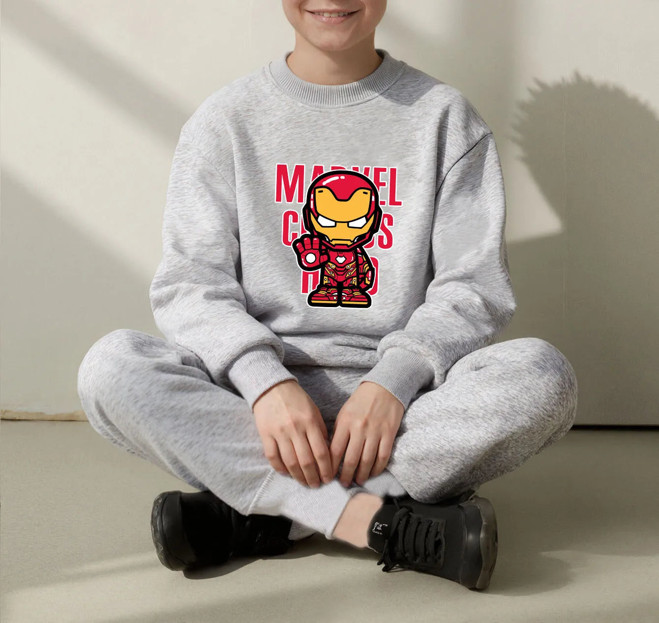 Completo per bambini Marvel Primavera/Autunno: felpa e pantaloni della tuta con stampa di Capitan America, set casual con cappuccio per bambini (2 pezzi).