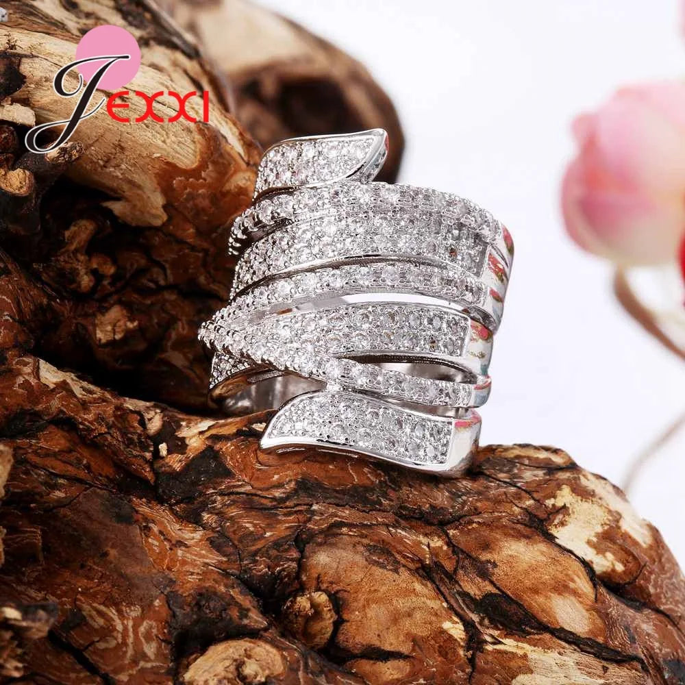 Anello da donna in argento sterling 925 con forma geometrica, ideale per fidanzamento, feste, matrimonio e nozze, con zirconi cubici.