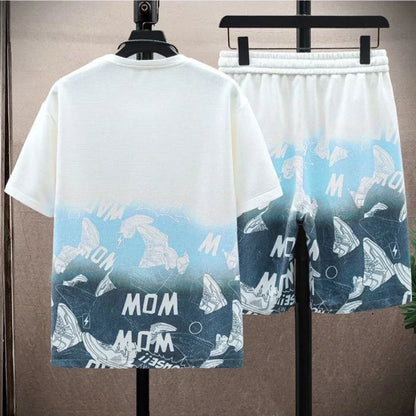 Completo casual da uomo con t-shirt a maniche corte sfumate e pantaloncini, ideale per lo sport estivo in palestra. Abbigliamento maschile.