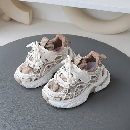 Scarpe sportive traspiranti in mesh per bambini, leggere e versatili, ideali per neonati, maschietti e femminucce, scarpe casual per la primavera e l'autunno, scarpe da corsa per bambini.