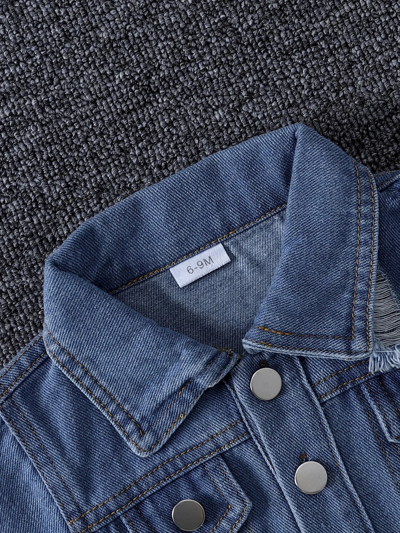 Completo in denim per bambini primavera autunno, design con strappi, giacca in jeans ampia con chiusura a bottoni, versatile, resistente all'usura, stile street.