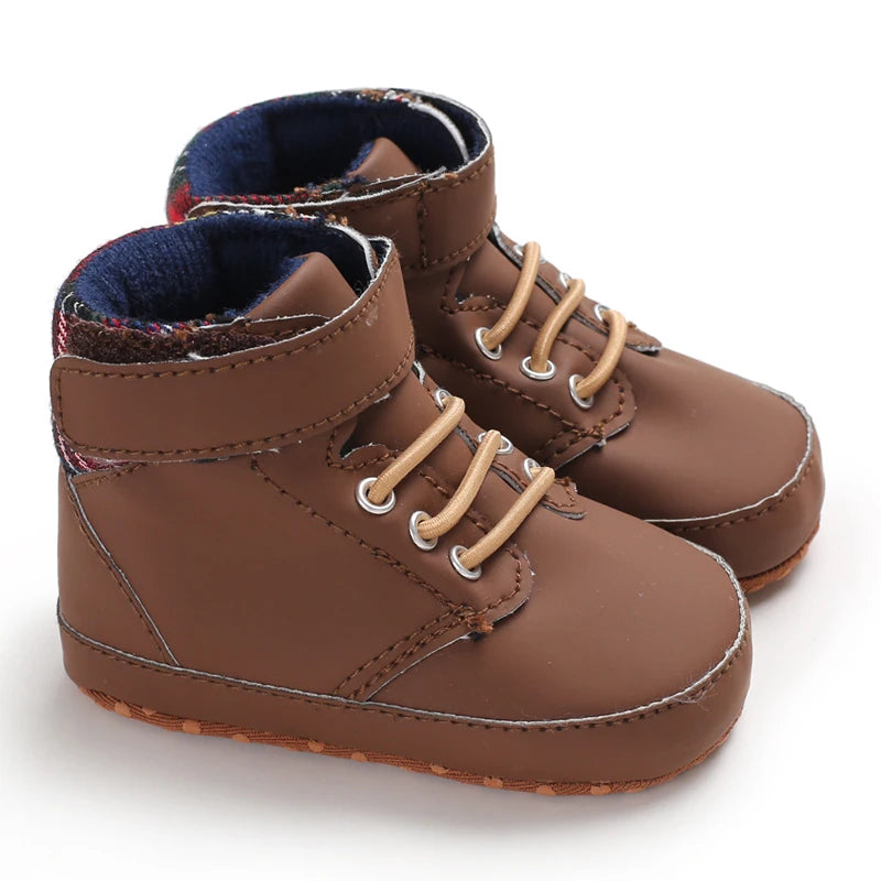 Scarpine da passeggio per neonati e bambini piccoli, ideali per uscire in Inghilterra. Scarpe antiscivolo con suola morbida per neonati.
