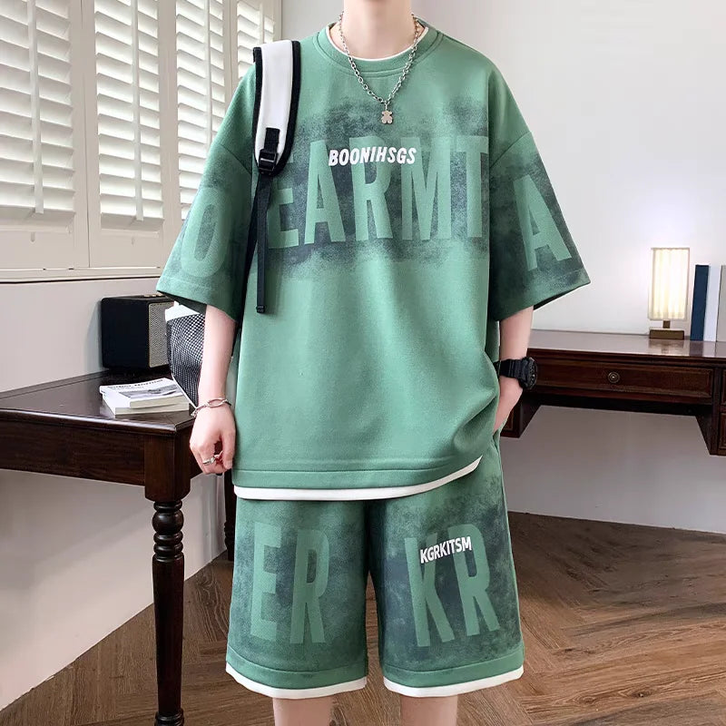 Completo estivo da uomo taglie S-6XL, nuovo set di tendenza a due pezzi, maglietta e pantaloncini in stile coreano, abbigliamento firmato da uomo.