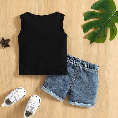 Completo estivo casual per neonati da 0 a 3 anni, composto da canotta con stampa di lettere e pantaloncini in denim strappati. Ideale per bambini piccoli.