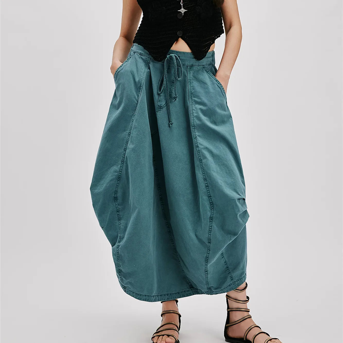 Women Y2k Cargo Parachute Long Skirt Asymmetrical Hem Pleated Bubble Maxi Skirts with Pockets Spring Fall Vintage Streetwear