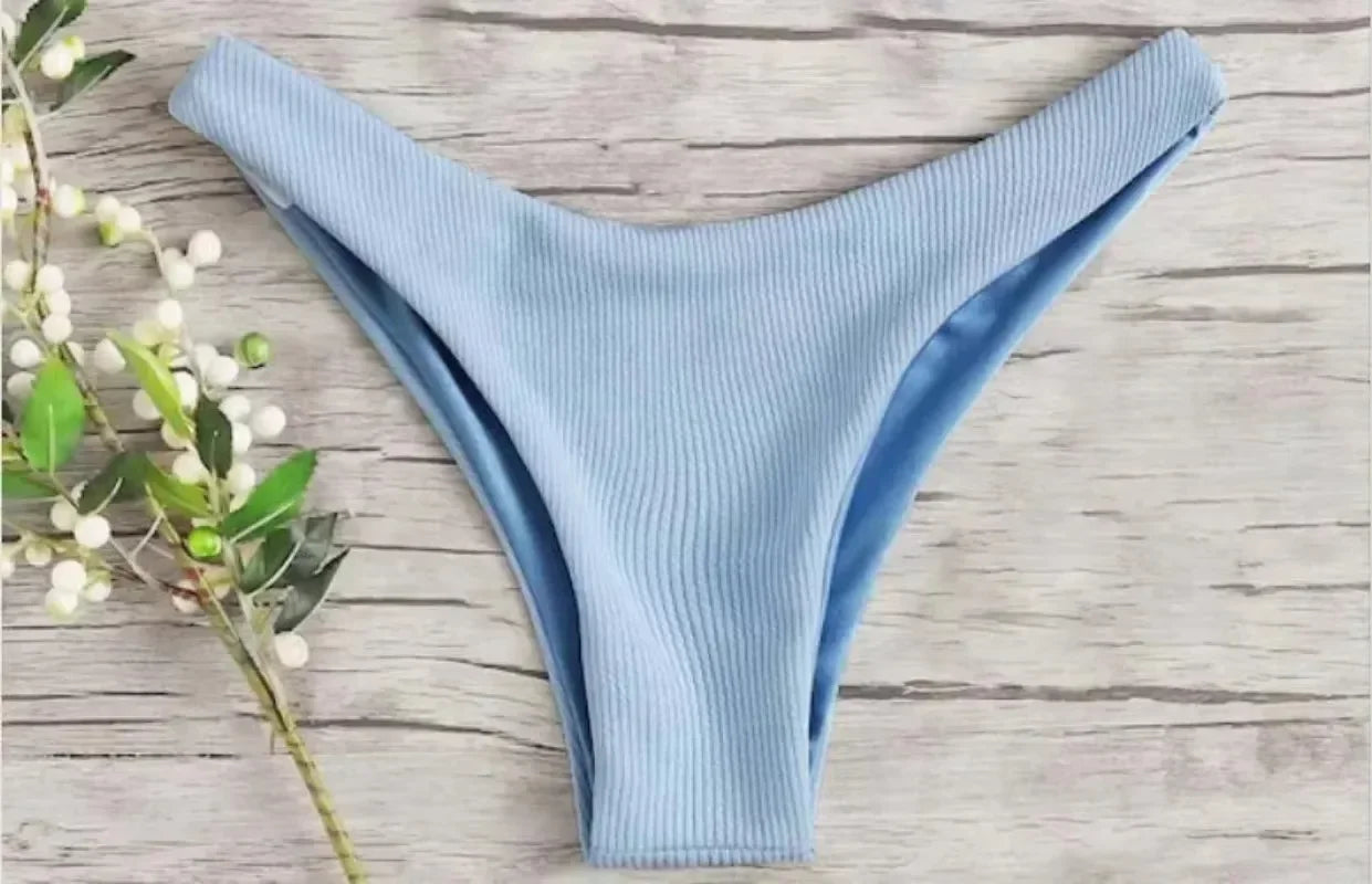 Slip bikini sexy da donna 2025, costume da bagno a vita bassa, tinta unita, perizoma, abbigliamento da spiaggia, costume da bagno brasiliano estivo