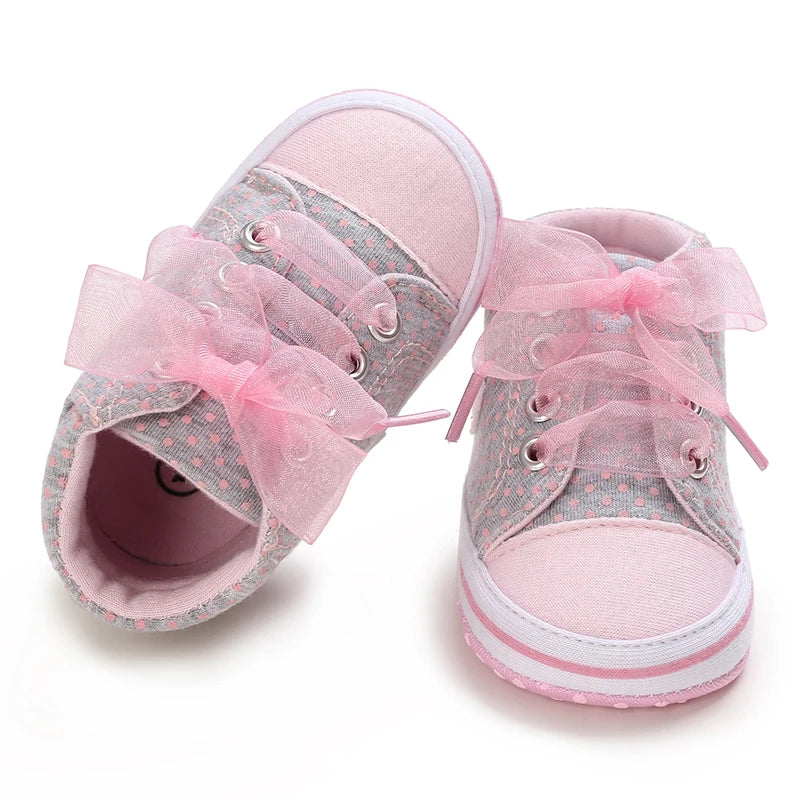 Scarpe alla moda per bambina, graziose scarpe basse casual a tema rosa classico con suola morbida, comode e leggere per camminare.