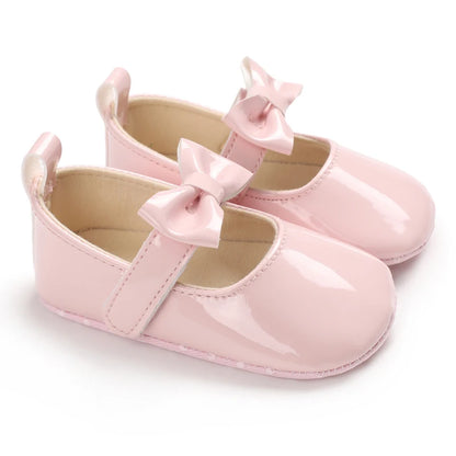Scarpe alla moda per bambina, graziose scarpe basse casual a tema rosa classico con suola morbida, comode e leggere per camminare.